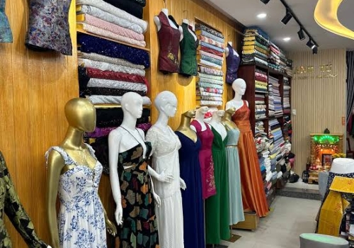 Bespoke vs Made-to-Measure vs Ready-to-Wear: Which Is Right for You?