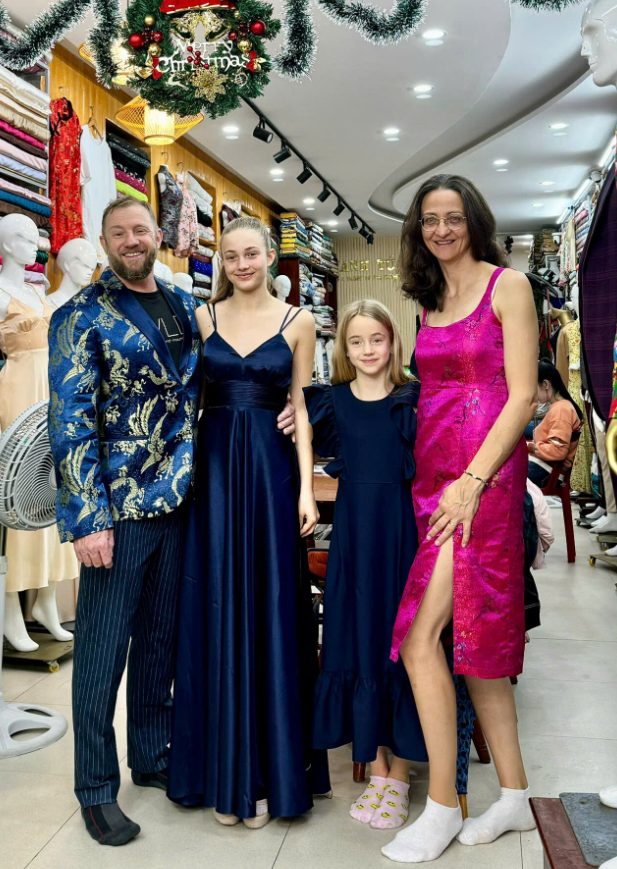 Family Tailoring Experience